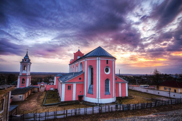 Костёл Петра и Павла (бывшая базилианская церковь Рождества Божьей Матери). Начало XVIII века