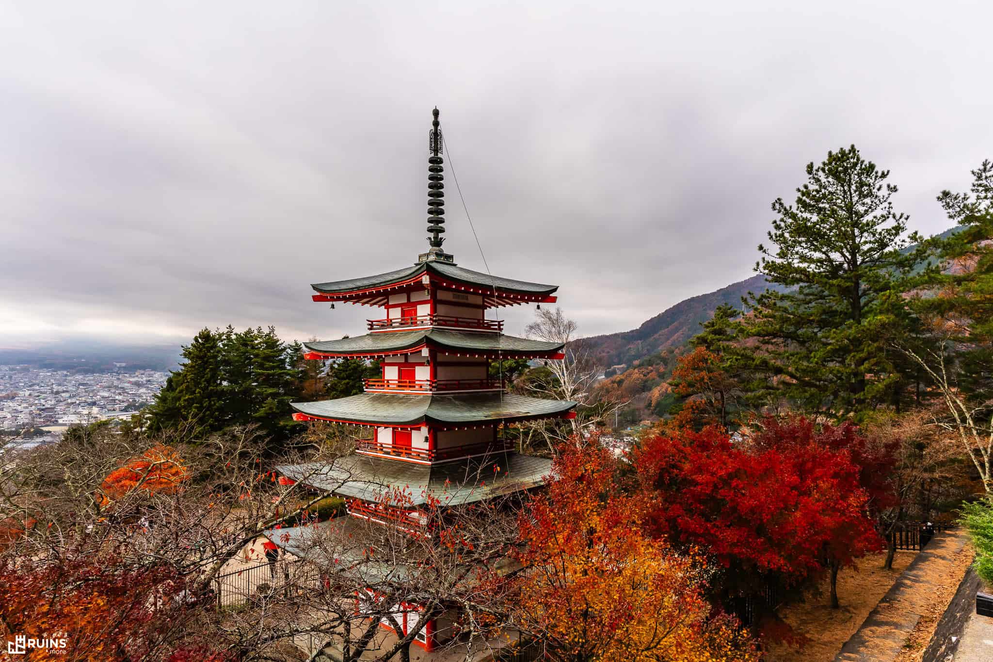 Пагода Чурейто в период момидзи