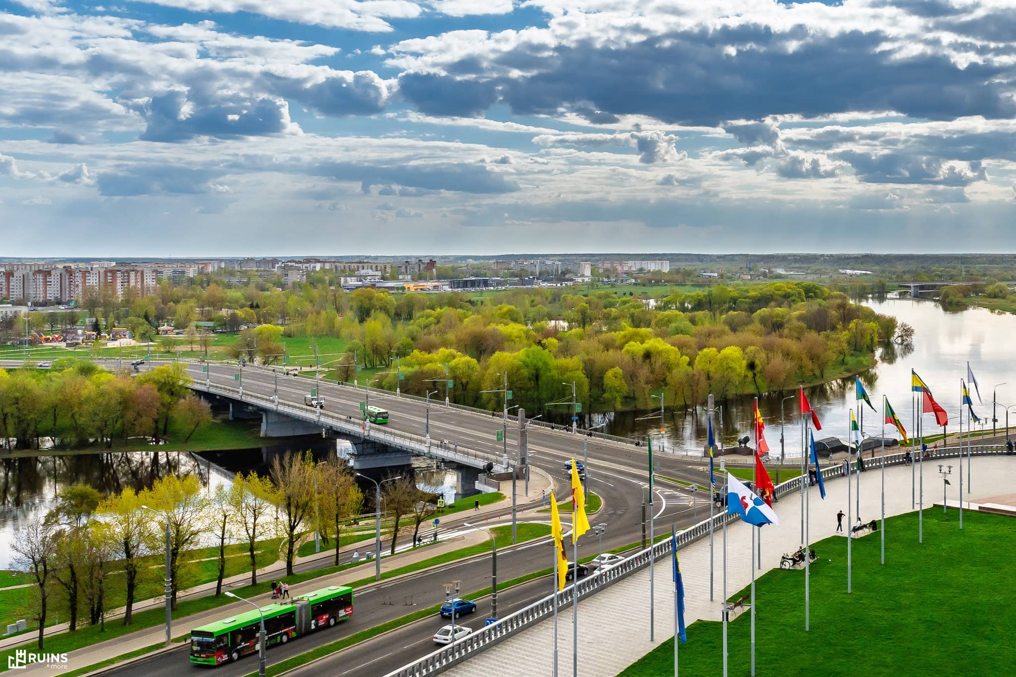 Днепровский мост имени Николая Яшина через реку Днепр. Могилёв, Беларусь. Советский модернизм. 1959 г.
