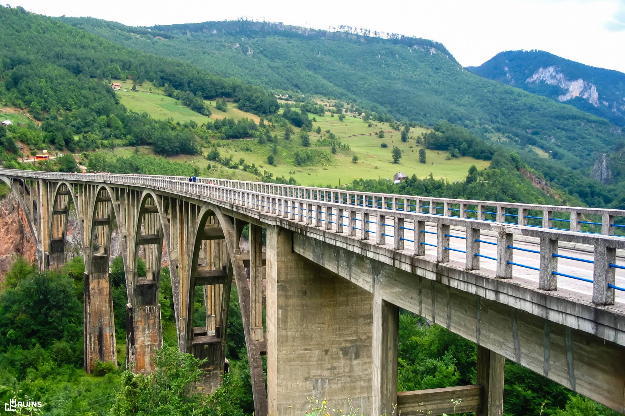 Железобетонный арочный мост Джурджевича через каньон реки Тара. Дурмитор, Черногория. Инженерный модернизм. 1937–1940 гг.
